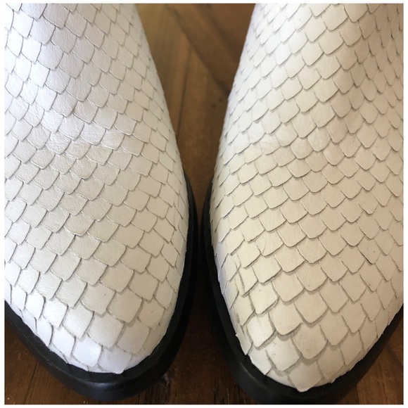 STEVEN BY STEVE MADDEN WHITE LEATHER BOOTIES SIZE 7 - Picture 7 of 9